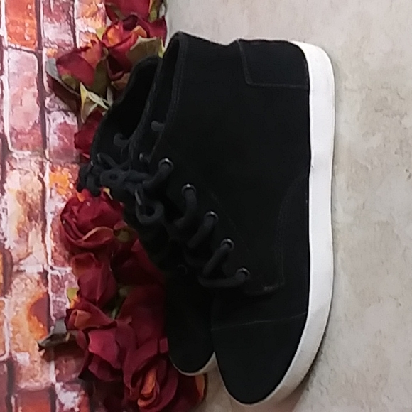 Tom's Paeso Black Suede High Top Sneakers - Picture 5 of 11